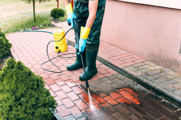 Why Choose Our Certified Pressure Washing Experts for Your Project Needs in Connerton, FL?
